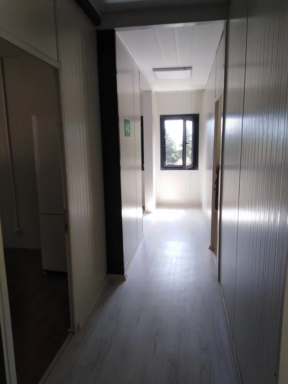 Ahşap kaplamalı modüler yapı — Proje fotoğrafı