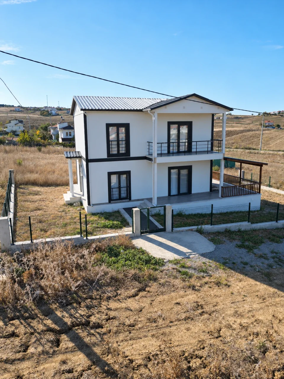 İki Katlı Verandalı Prefabrik Konut 01 — Proje fotoğrafı