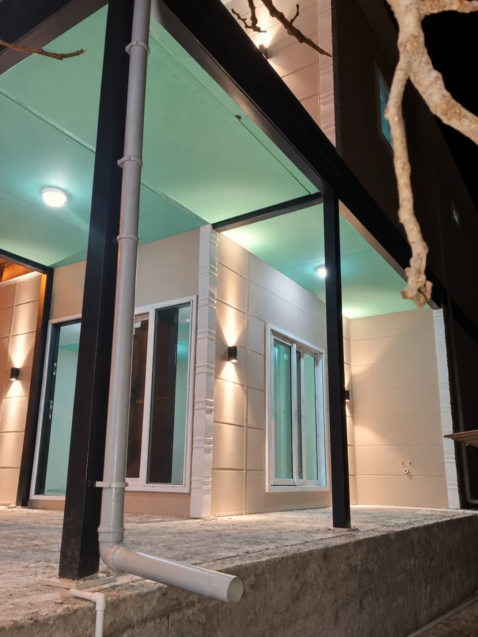 İki Katlı Verandalı Prefabrik Konut 02 — Proje fotoğrafı