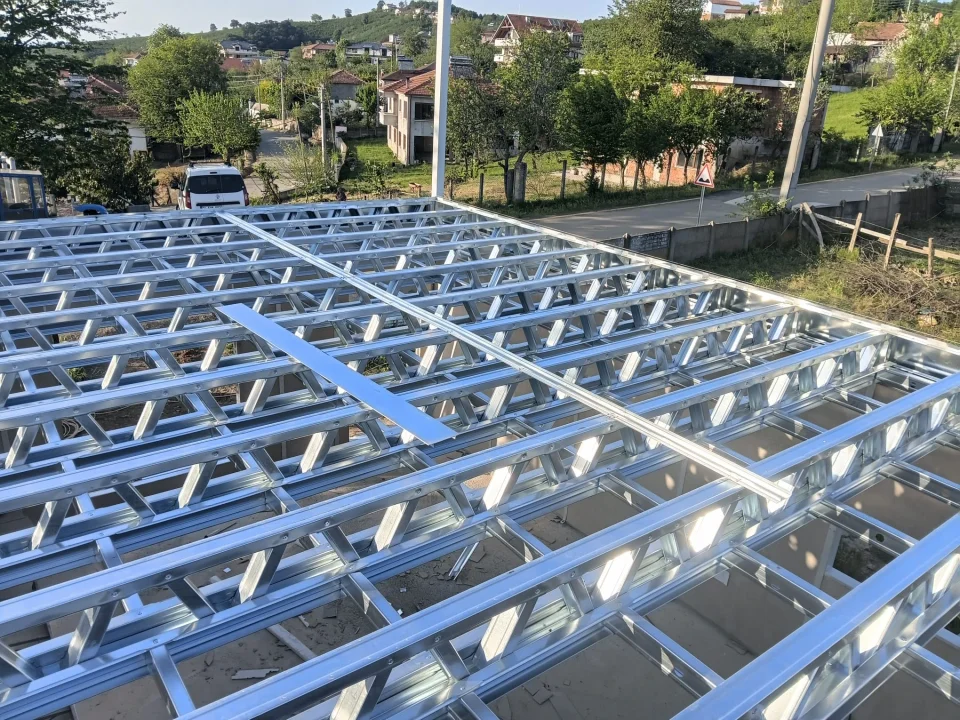 İki Katlı Verandalı Prefabrik Konut 03 — Proje fotoğrafı