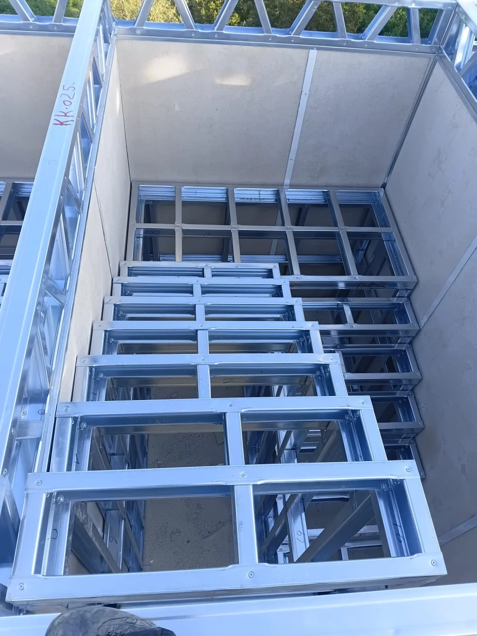 İki Katlı Verandalı Prefabrik Konut 03 — Proje fotoğrafı