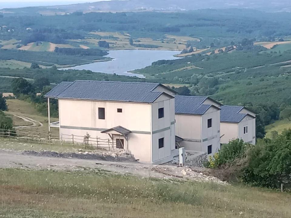 İki Katlı Verandalı Prefabrik Konut 03